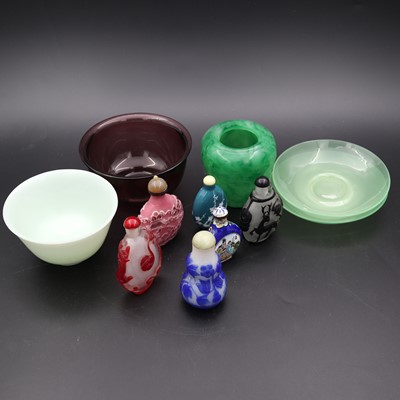 Lot 253 - A collection of oriental items, to include a...