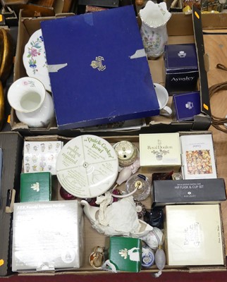 Lot 162 - A collection of ceramics, to include Aynsley...