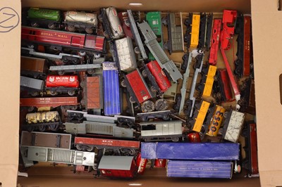 Lot 628 - One tray containing various Hornby Dublo three...