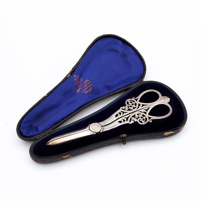 Lot 58 - A cased pair of late Victorian silver grape...