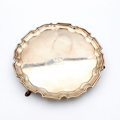 Lot 69 - A George V silver salver, of shaped circular...