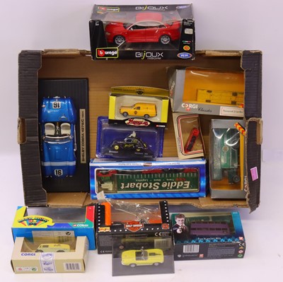 Lot 196 - Tray containing mostly 1/18 and 1/43 scale...