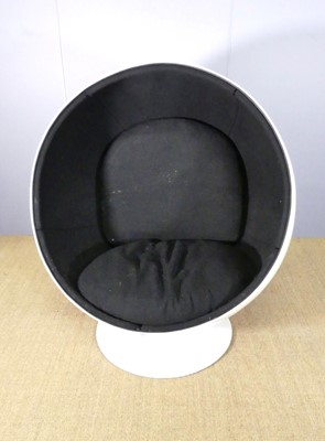 Lot 498 - After Eero Aarnio - a white lacquered...