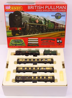 Lot 574 - A Hornby 00 gauge R1162 British Pullman Venice...