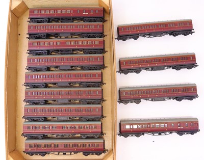Lot 705 - 14 Mainline LMS period one corridor coaches,...