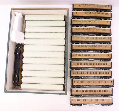 Lot 599 - A large tray containing a quantity of 1980s...