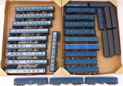 Lot 677 - Two trays containing various 00 gauge BR blue...