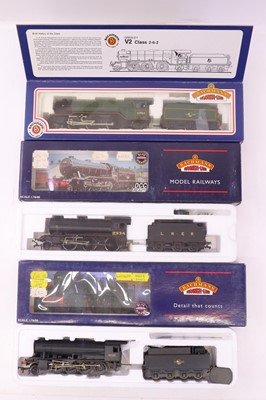 Lot 427 - Three Bachmann 00 gauge locos to include a V2...