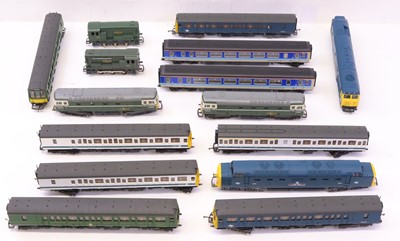 Lot 655 - One tray containing various 00 gauge locos to...