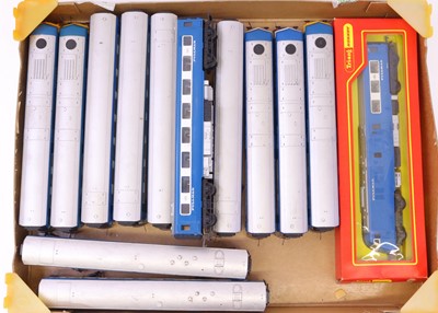 Lot 607 - One tray containing various Triang Hornby 00...