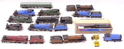 Lot 698 - One tray containing various 00 gauge locos to...