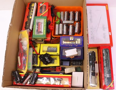 Lot 616 - One tray containing various 00 gauge wagons...