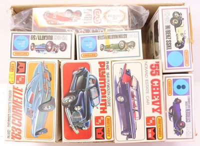 Lot 43 - Collection of mixed scale Matchbox and...
