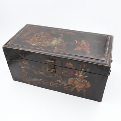 Lot 19 - A contemporary Japanese black lacquered box,...