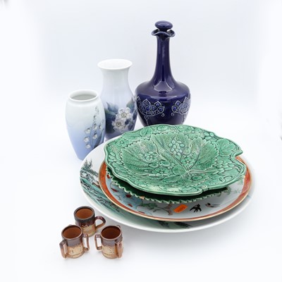 Lot 26 - A collection of ceramics, to include a Royal...