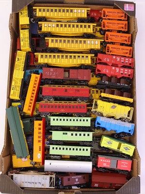 Lot 735 - One tray containing various unboxed HO gauge...