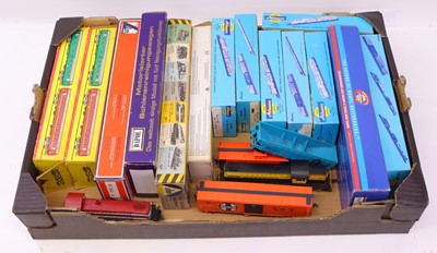 Lot 737 - One tray containing various HO gauge American...