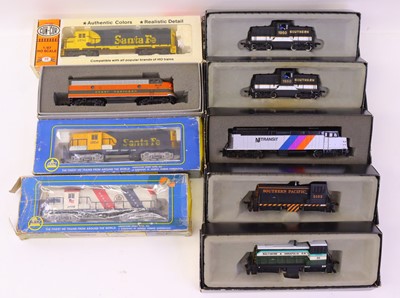 Lot 744 - One tray containing various HO gauge locos, to...