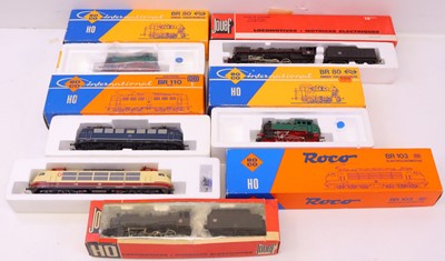 Lot 746 - One tray containing various HO gauge...