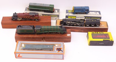 Lot 654 - A small collection of Wrenn 00 gauge, to...