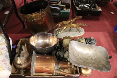 Lot 69 - A collection of metalware, to include a...