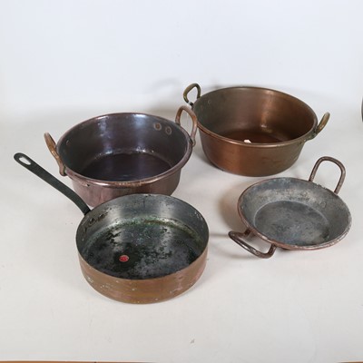 Lot 81 - A collection of metalware, to include two jam...