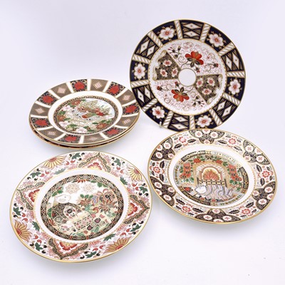 Lot 94 - A Royal Crown Derby 'Imari 2451' pattern plate,...