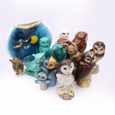 Lot 97 - A collection of figures of owls, to include a...