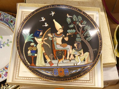Lot 124 - A collection of ceramics, to include a Hornsea...