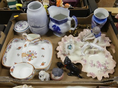 Lot 146 - A collection of ceramics and glassware, to...