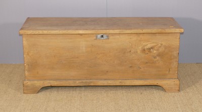 Lot 724 - An 18th century provincial blond elm hinged...