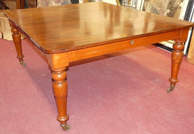 Lot 731 - A Victorian mahogany round-cornered extending...