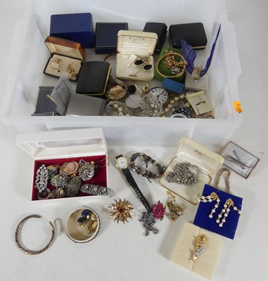 Lot 202 - A collection of costume jewellery, to include...