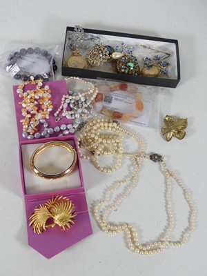 Lot 207 - A collection of costume jewellery, to include...