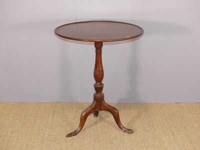 Lot 609 - A 19th-century mahogany circular tilt-top...