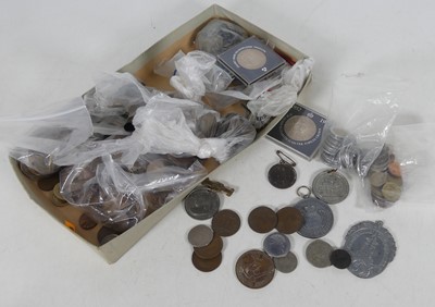 Lot 274 - A collection of Great British and world coins...