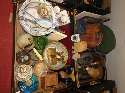 Lot 186 - A collection of miscellaneous items, to...