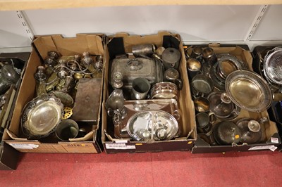 Lot 293 - A collection of metalware, to include...