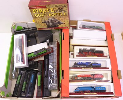 Lot 717 - Two trays containing various approx 00 gauge...