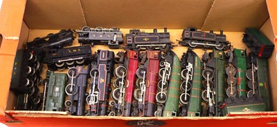 Lot 601 - One tray containing various 00 gauge locos to...