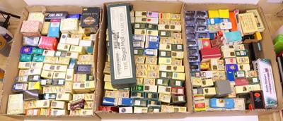 Lot 214 - Three trays containing various Modern Issue...