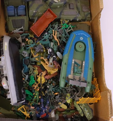 Lot 41 - Tray containing a collection of plastic kit...