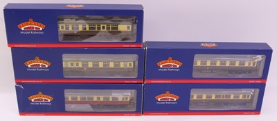 Lot 404 - Bachmann Branch-Line 00-gauge auto-trailer and...