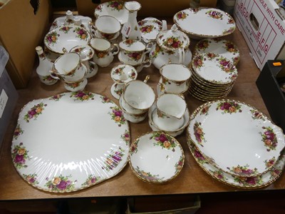 Lot 134 - A collection of Royal Albert Old Country Roses...