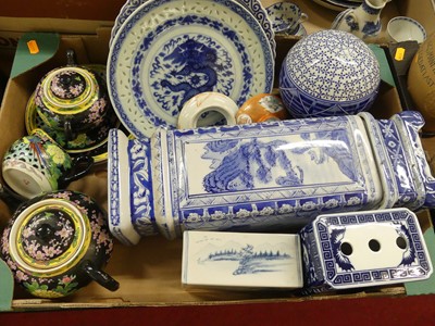 Lot 138 - A collection of contemporary Oriental ceramics,...