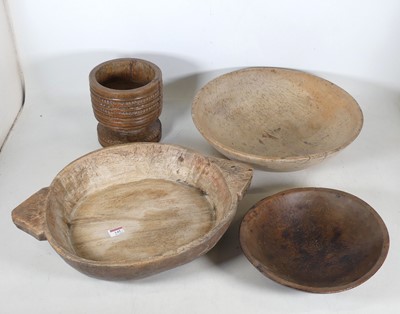 Lot 145 - An early 20th century turned sycamore bowl,...