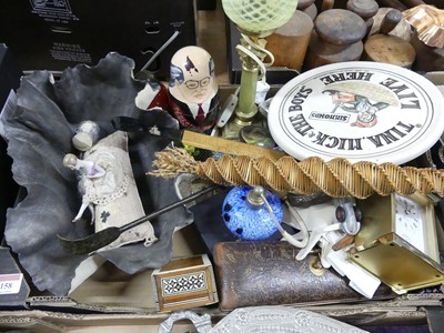 Lot 158 - A collection of ceramics and glass, to include...