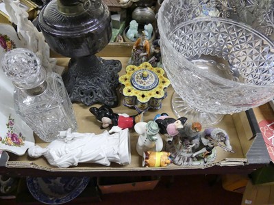 Lot 161 - A collection of ceramics and glass, to include...
