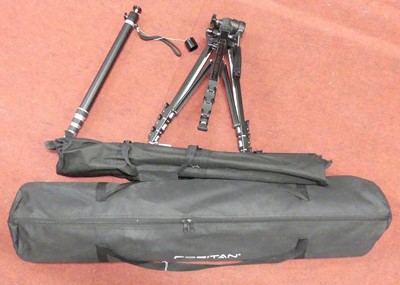 Lot 89 - A collection of photography equipment, to...