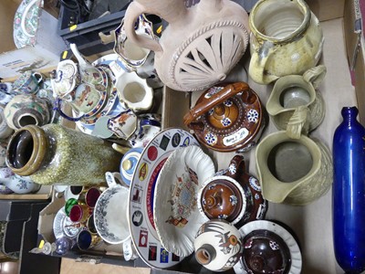 Lot 164 - A collection of ceramics and glass, to include...